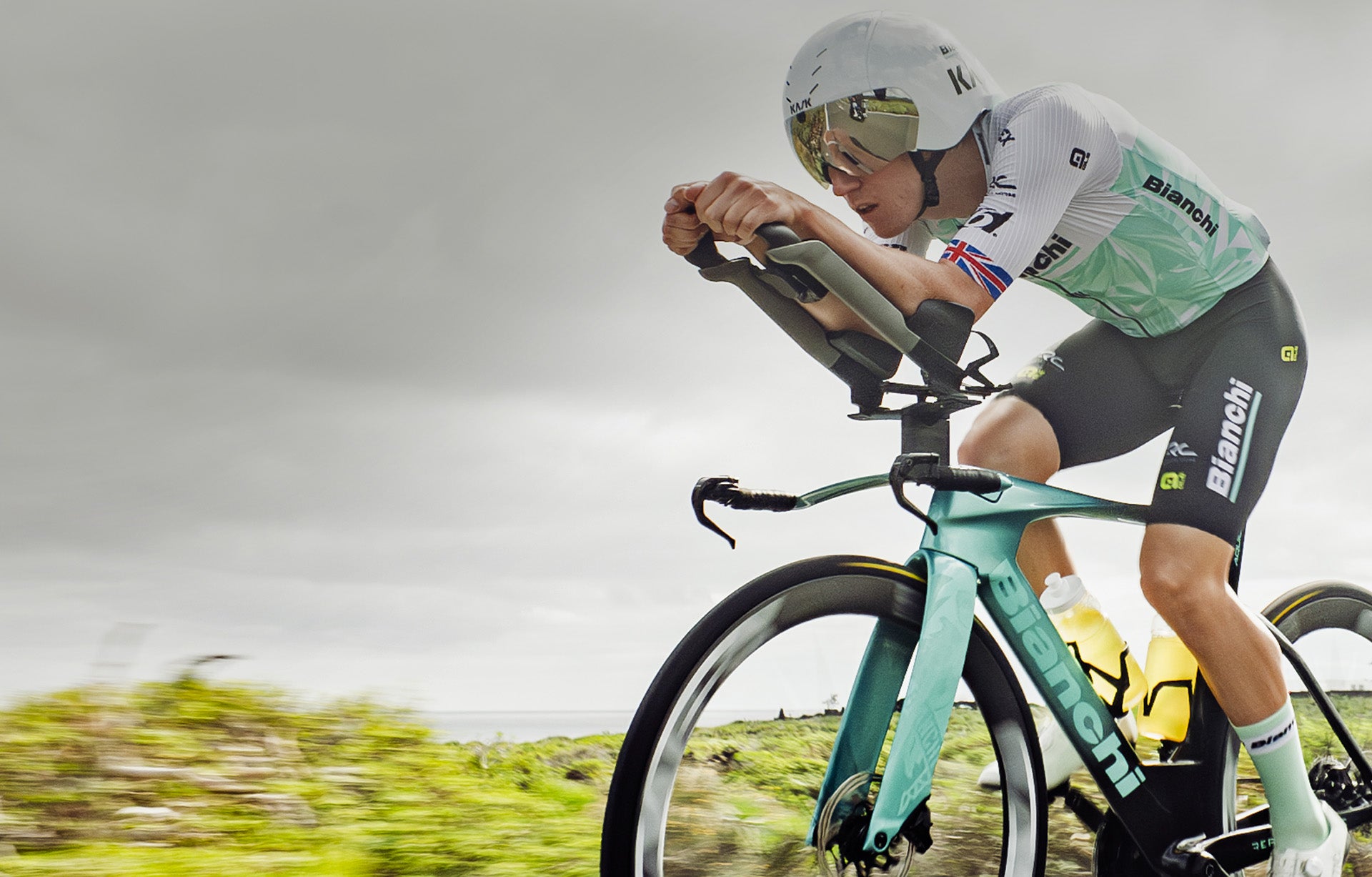 Collection Alé x Bianchi Pro Triathlon banner image 1